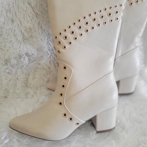 Comfort Est. 1946 Beige Grommet Tall Block Heel Pointed -US 8M - Picture 2 of 11